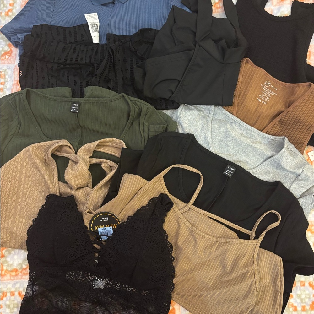 12 Pieces Ladies Summer Items Lot of 12 Sizes M-L